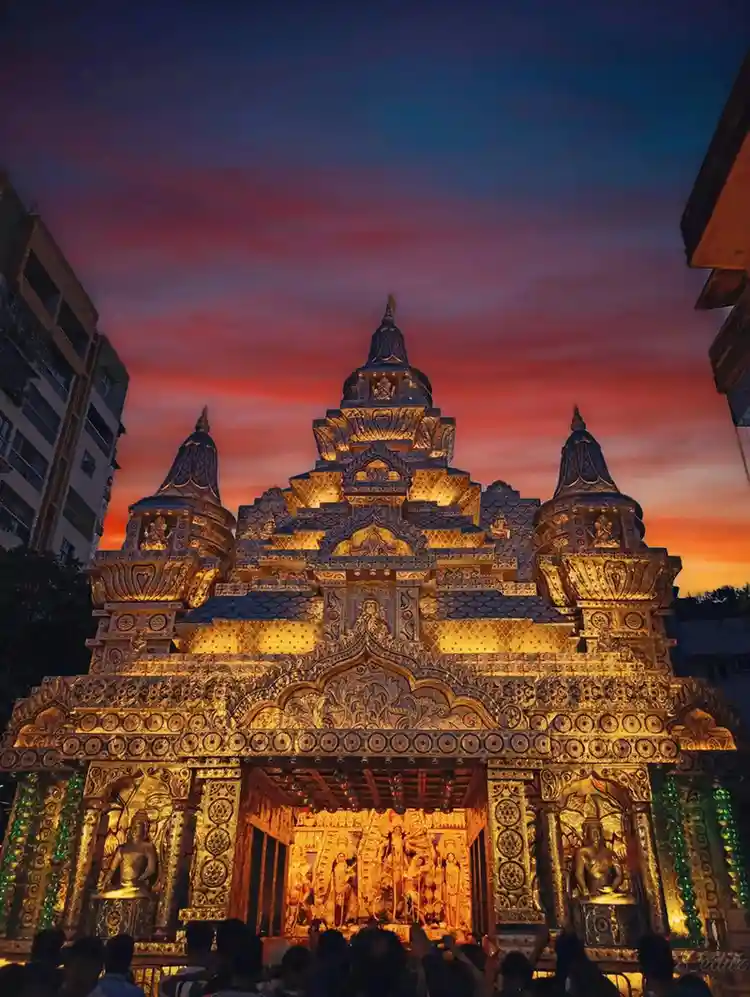 top 10 Durga Puja pandals in Kolkata 2025