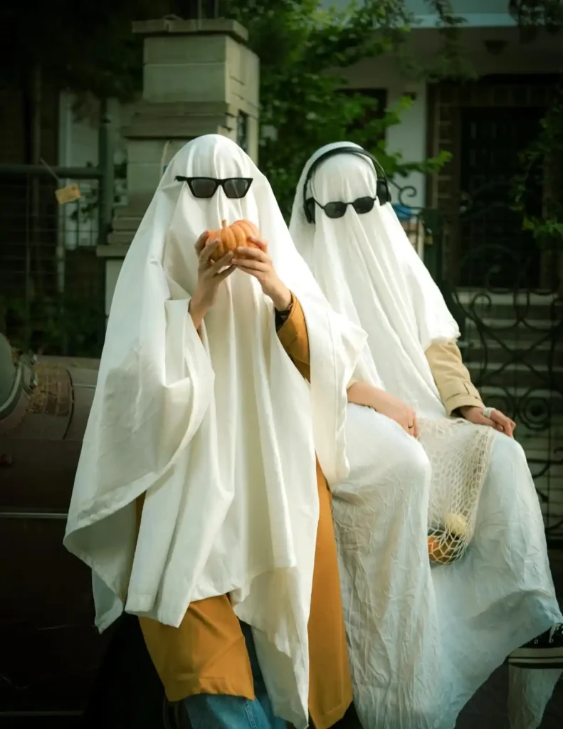 Unique Halloween Costume Ideas for Adults 2025 You Must Try This Year 8 couples halloween costume ideas 2025
