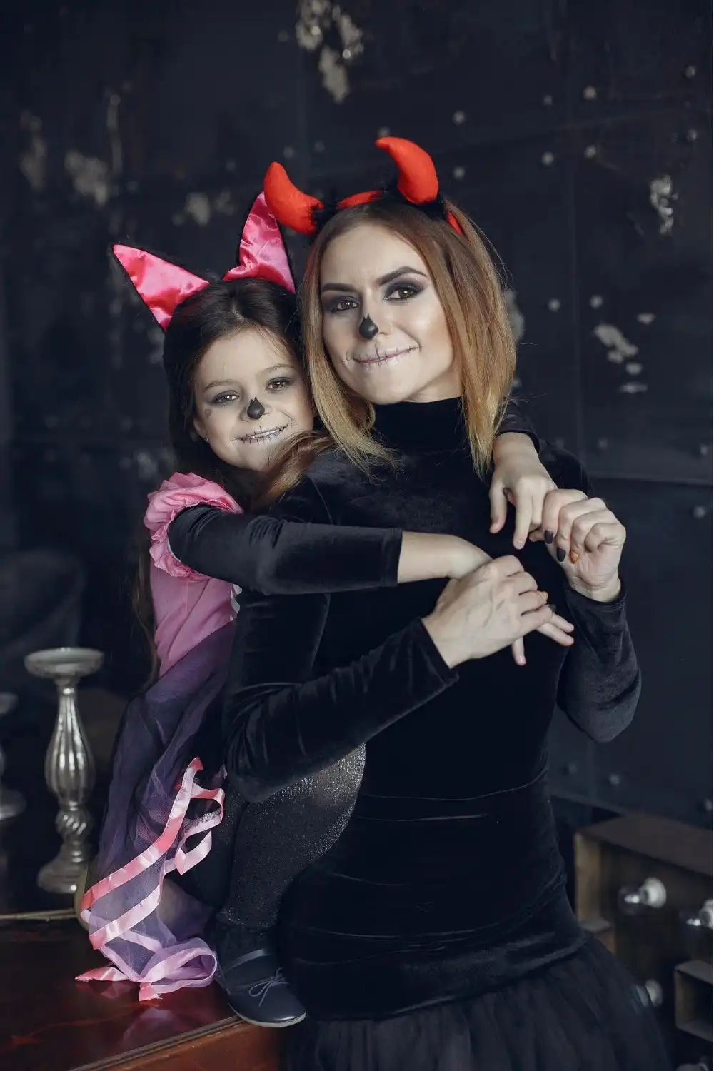 Glow-in-the-dark Halloween makeup ideas for kids 2025