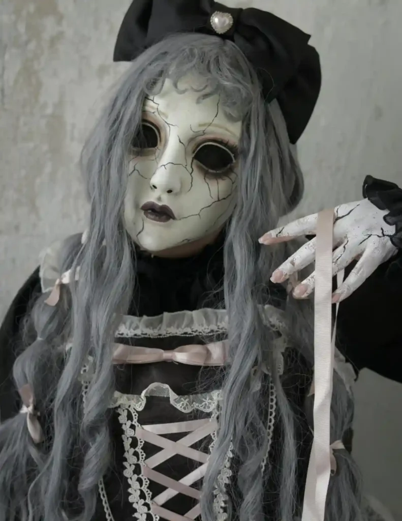 Unique Halloween Costume Ideas for Adults 2025 You Must Try This Year 5 scary halloween costumes for adults