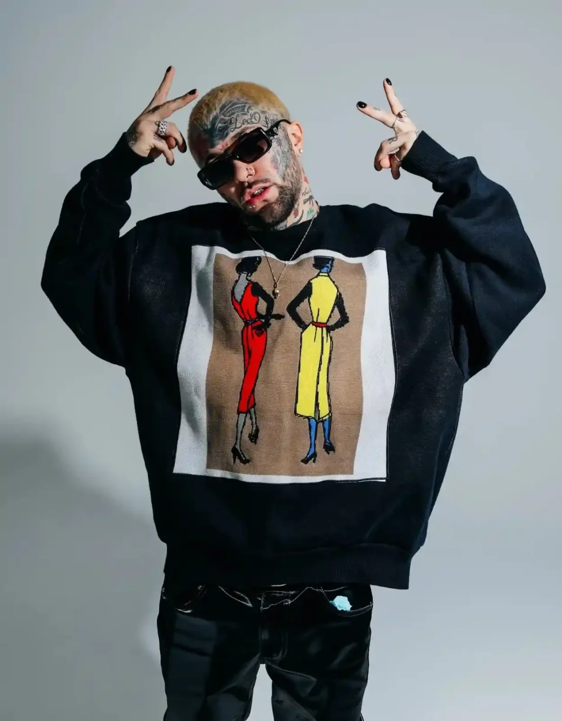 Vintage 90s inspired sweatshirt winter 2025